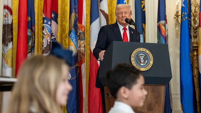 Donald Trump va contra Poder Judicial