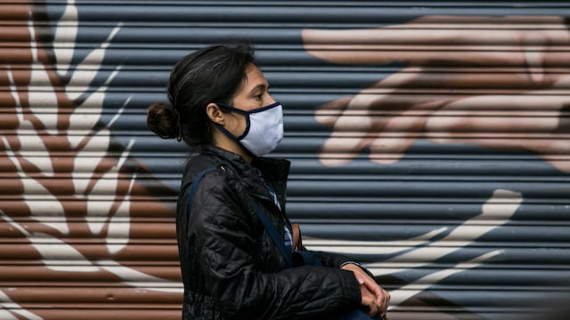 Mujer durante pandemia