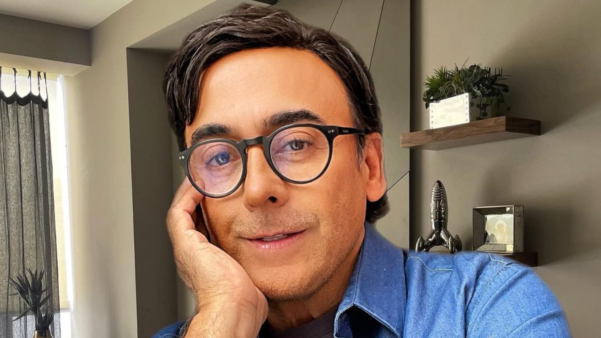 Adal Ramones dice que el mejor accesorio de una mujer es un hombre que se vea bien