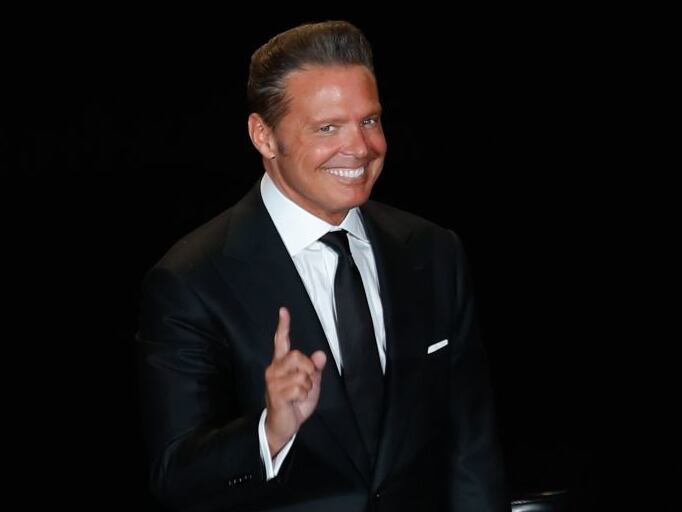 Luis Miguel, cantante.