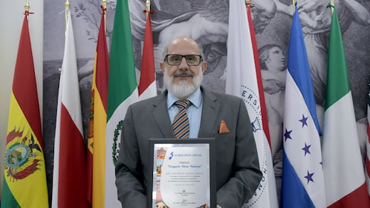 Investigador de la BUAP recibe premio “Gregorio Pérez Palacios”