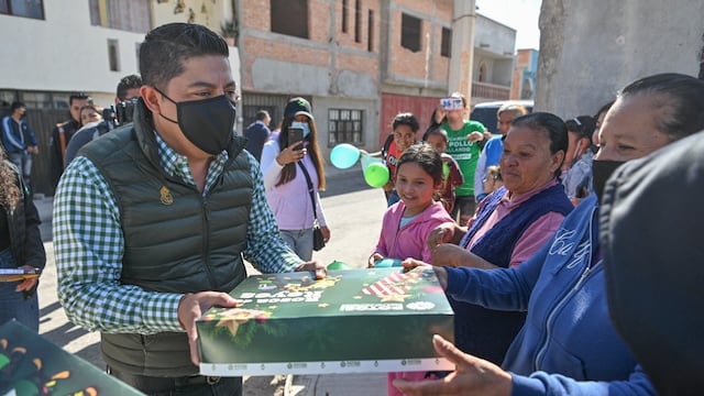 Ricardo Gallardo parte Rosca de Reyes en la zona metropolitana de San Luis Potosí