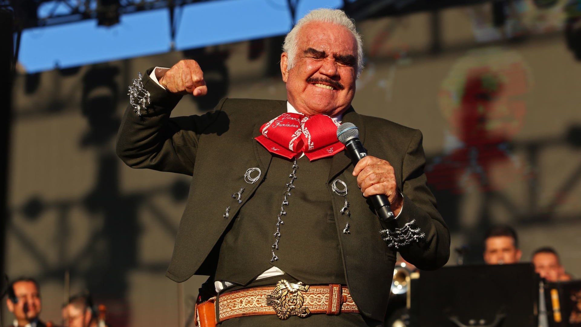 Salud de Vicente Fernández: Alex Fernández asegura que su abuelo está estable tras recaída (VIDEO)