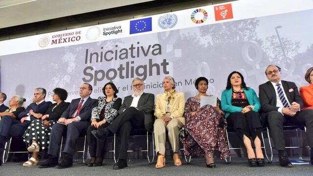 Firma del acuerdo Spotlight México junto a la ONU y la UE.