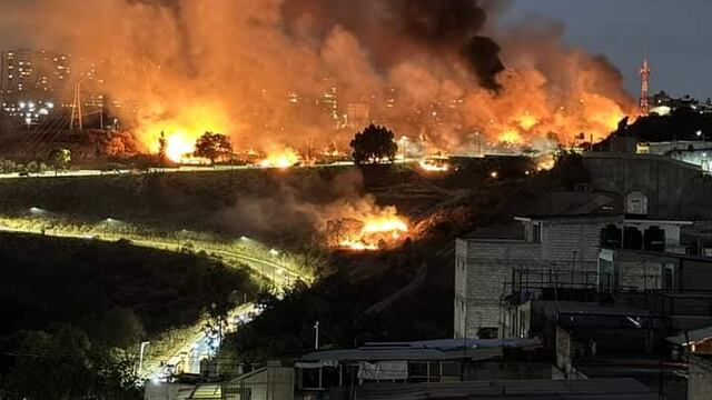 Incendio en Naucalpan; captan a hombre que lo inició