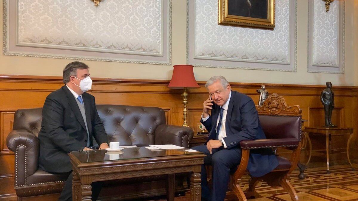 AMLO felicita por triunfo en Bolivia a Luis Alberto Arce