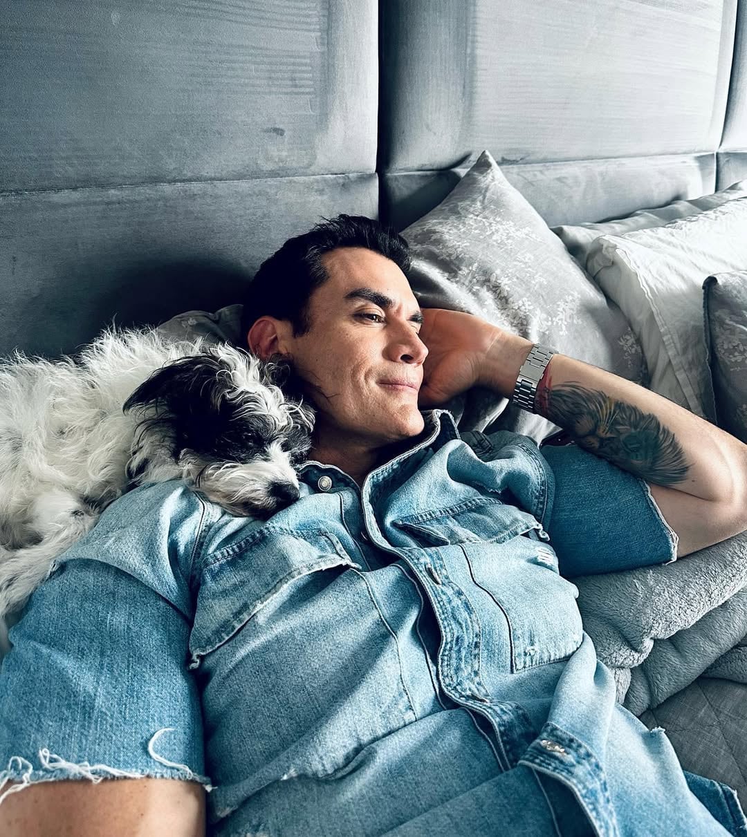 David Zepeda con su perro Justin.
