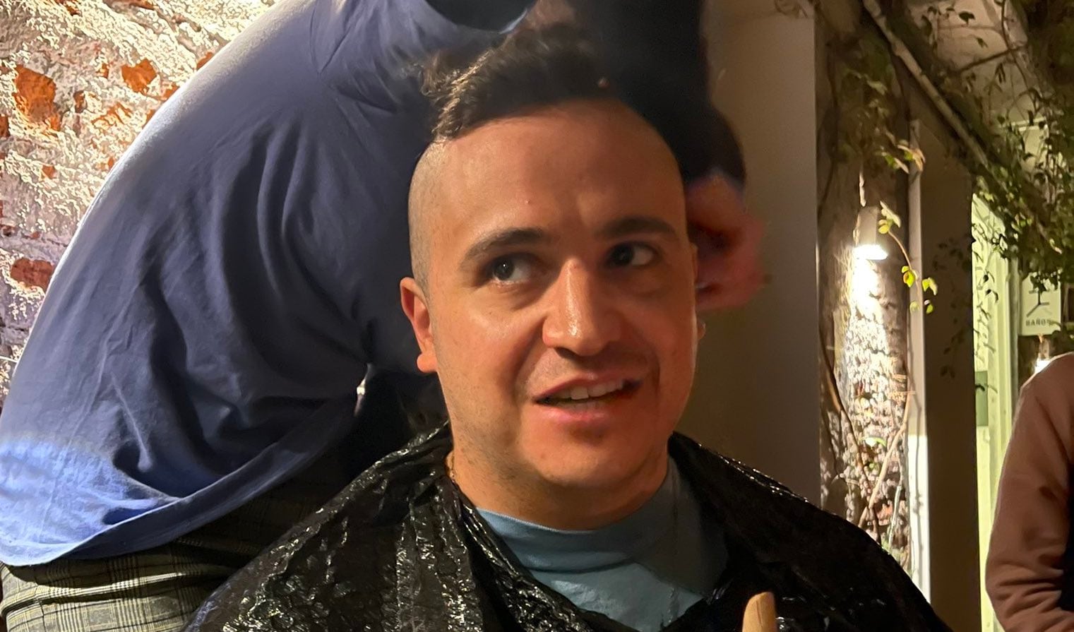 Ricardo O'Farrill aplica un Britney Spears y así quedó