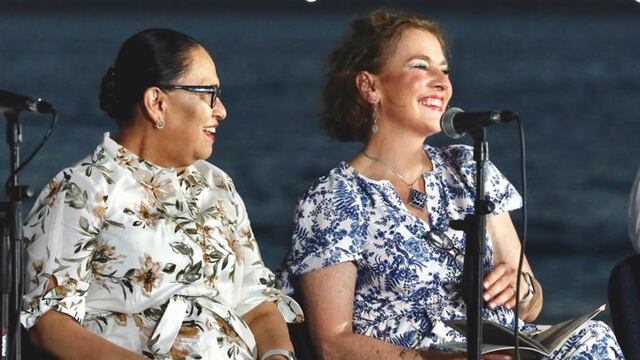 Rosa Icela Rodríguez acompaña a Beatriz Gutiérrez Müller en el Fandango por la Lectura