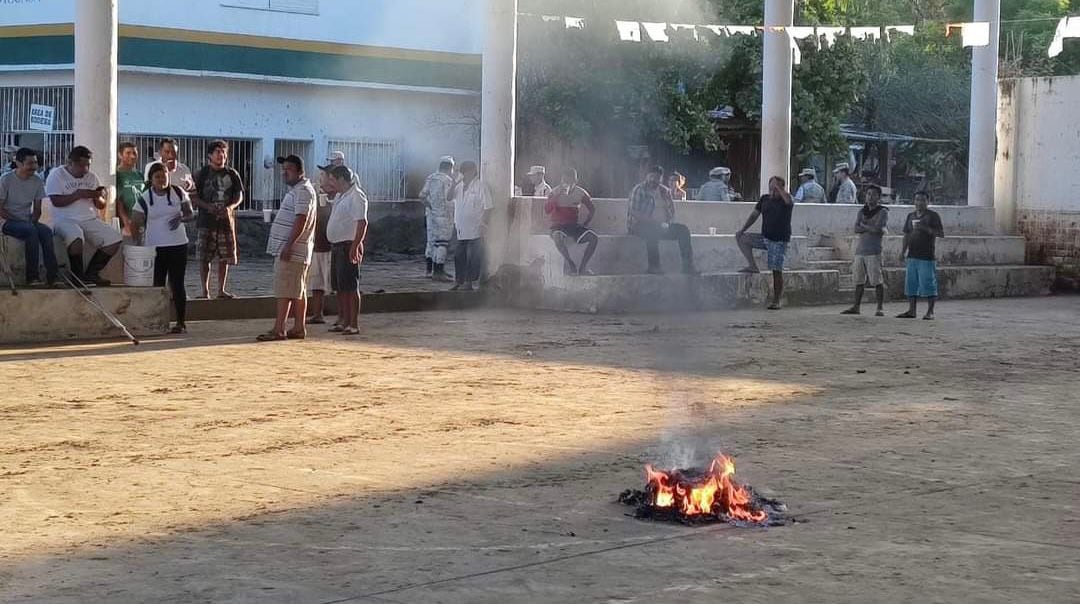 Quema de casillas y boletas en elecciones 2022 en Oaxaca