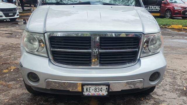 Policía de Cuautitlán Izcalli asegura camioneta involucrada en robo