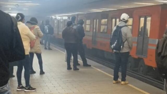 Metro CDMX hoy 23 de diciembre: Reportan humo en Línea 6