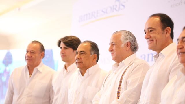 El gobernador de Guerrero Héctor Astudillo y el secretario de Turismo Miguel Torruco inauguraron la renovación del hotel.