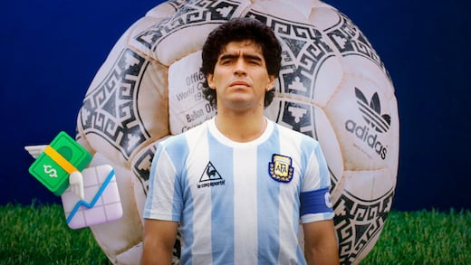 Balón de la Mano de Dios de Maradona se vende muy por debajo de los 10 millones