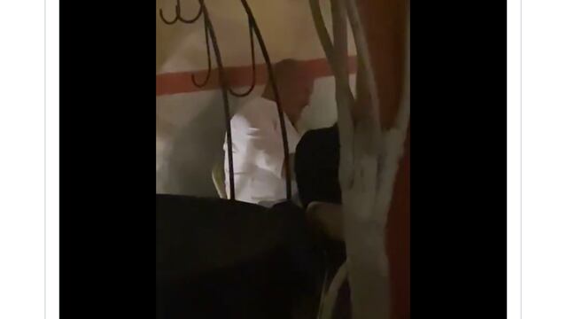 Gobernador en el bar