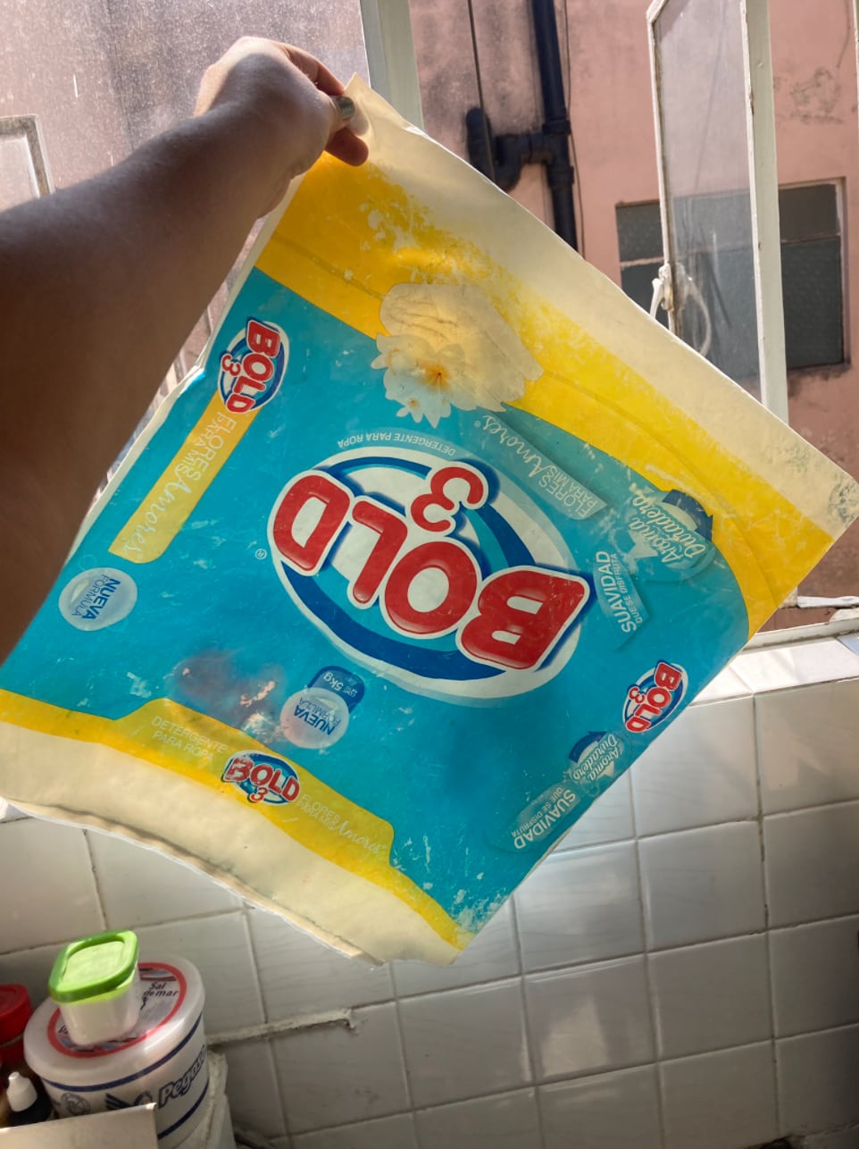 Bolsa vacía de detergente