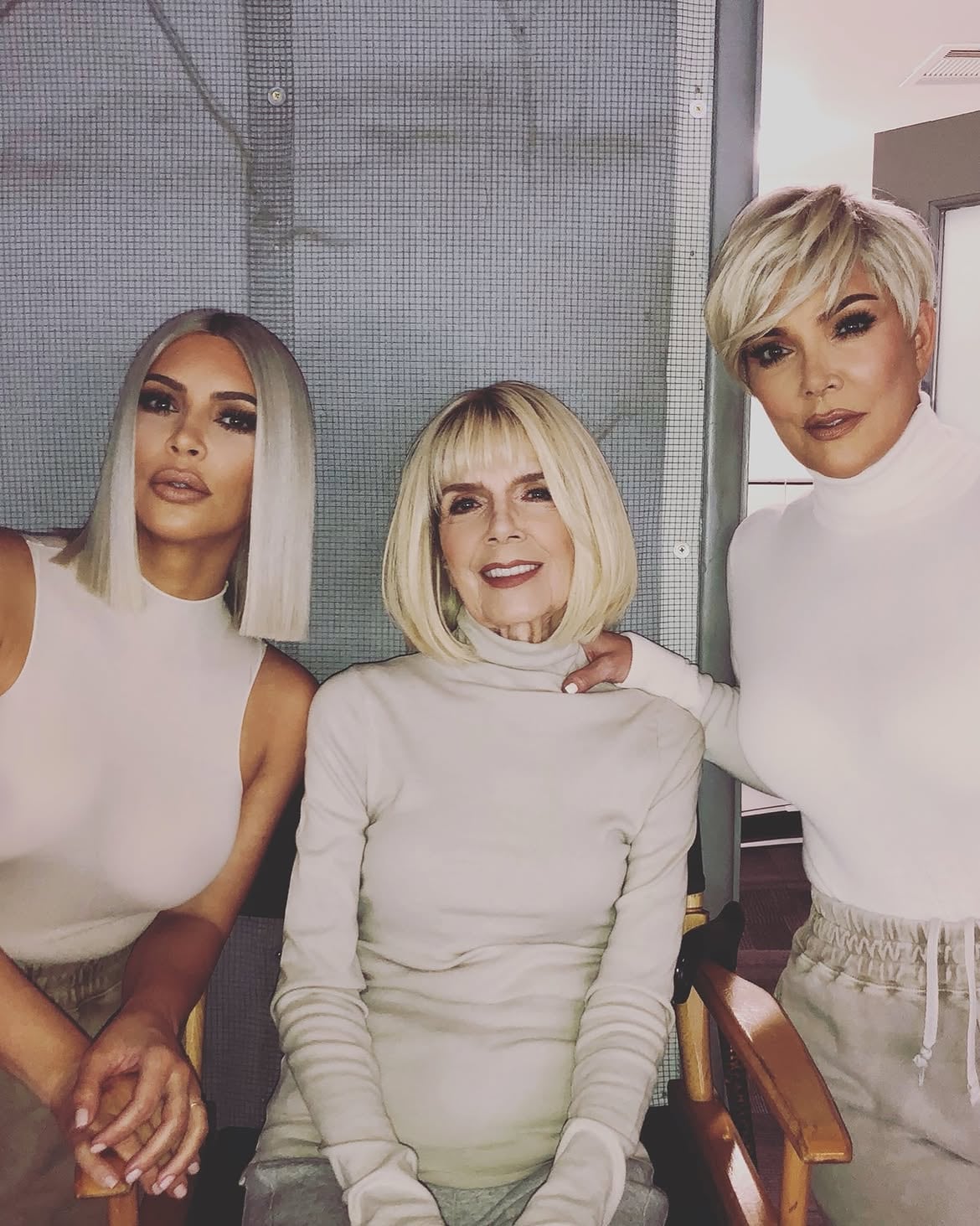 Mary Jo Shannon junto a Kris Jenner y Kim Kardashian