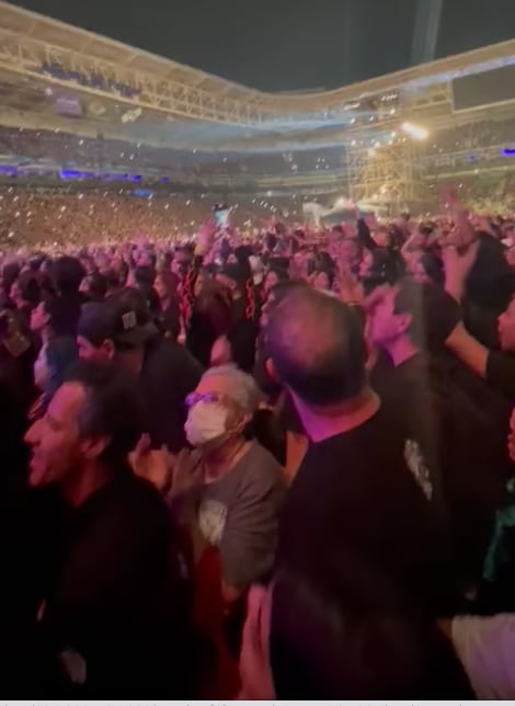 Abuelita en concierto de Kiss