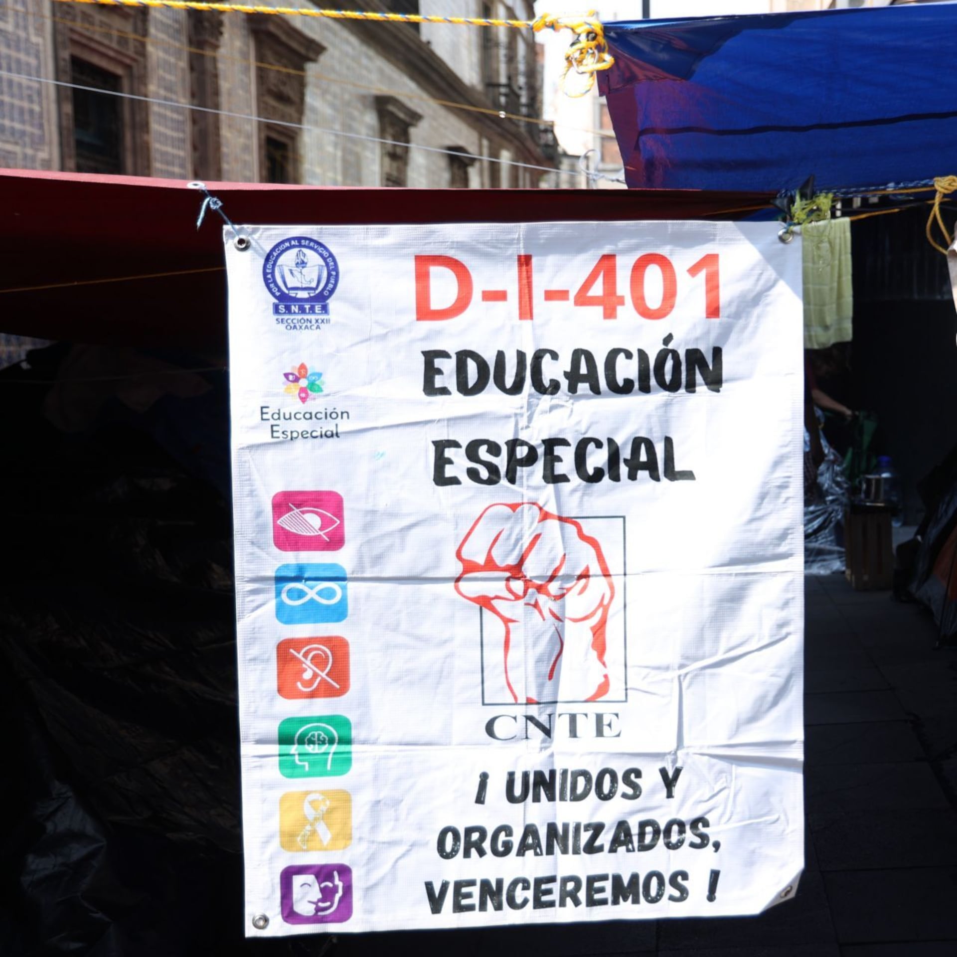 CNTE intenta llegar al Zócalo para dialogar con Sheinbaum
