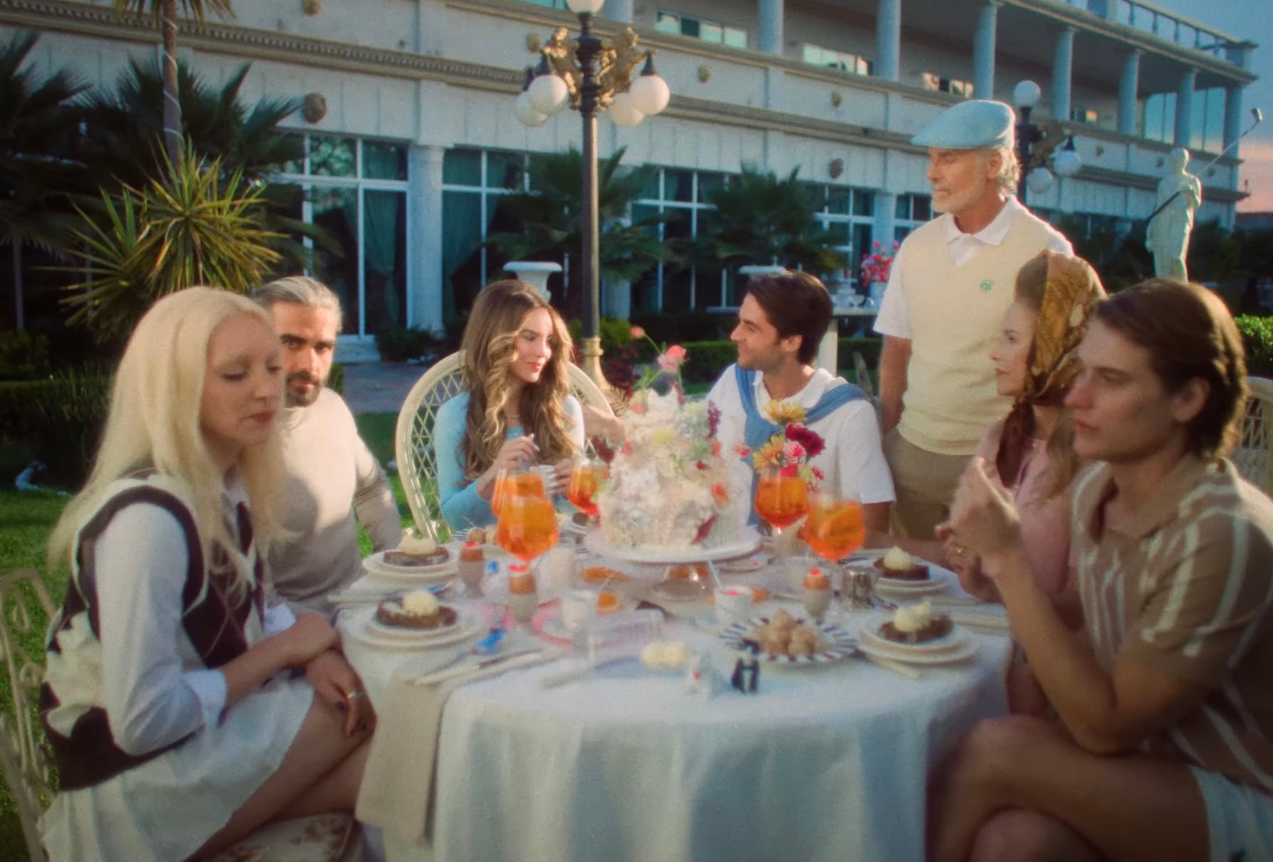 Belinda lanza el video de Heterocromía