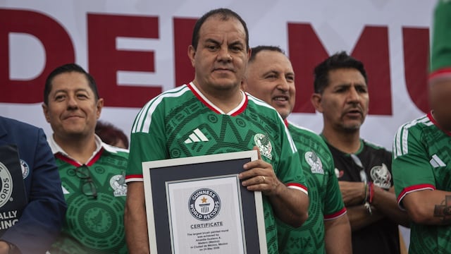 Cuauhtémoc Blanco, durante la inauguración del mural Histórico más grande de fútbol y parte ahora del World Record Guiness