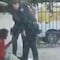 VIDEO: Policías de Guadalajara agreden a persona en situación de calle; los suspenden