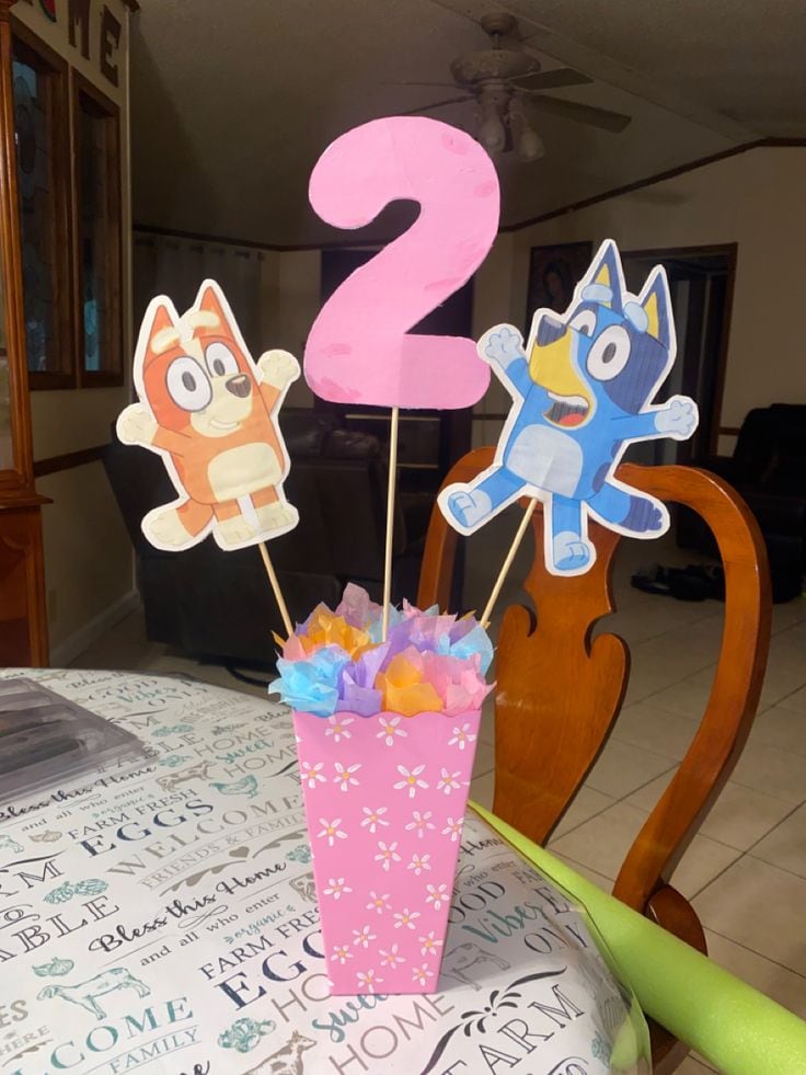 Ideas de un centro de mesa de Bluey para el Día de las Madres