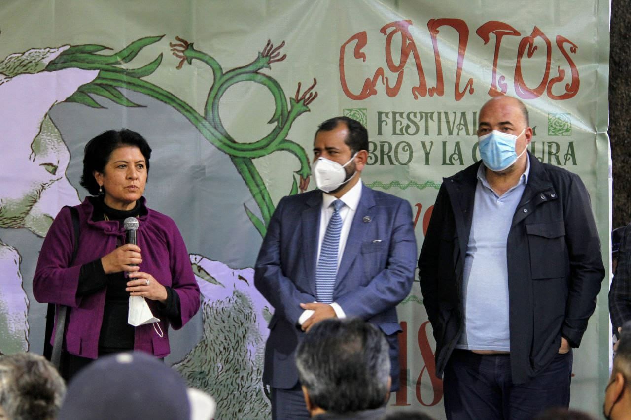 Obdulio Ávila Mayo e Hilda Trujillo Soto en la inauguración del Festival del Libro y la Cultura “Cantos”