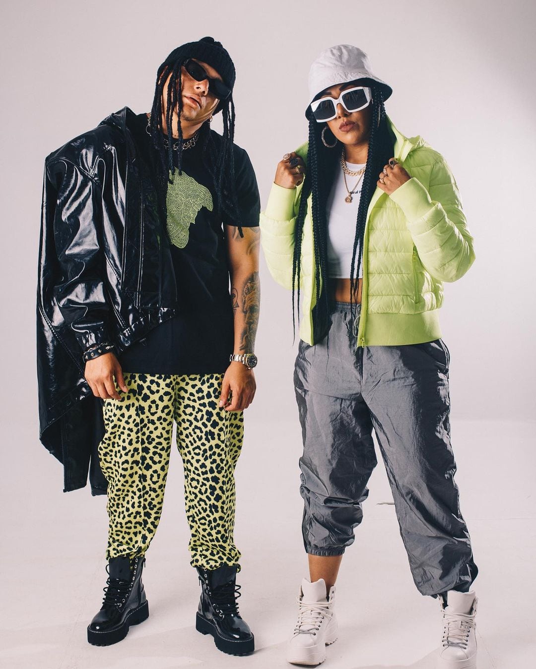 Integrantes de La Factoría con quienes confunden a los acusados de maltrato animal.