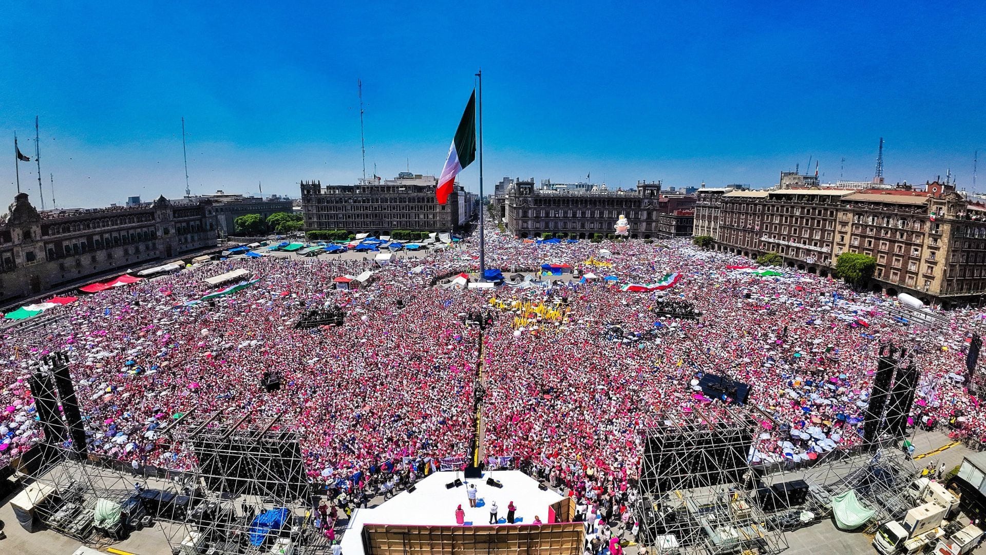 ¿Cuántas personas asistieron a la Marea Rosa?