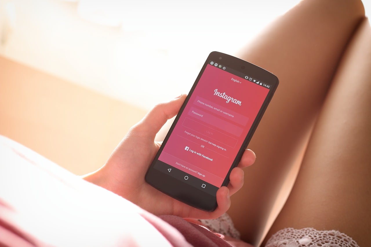 Pantalla de inicio de Instagram, la app que puso de moda el Urban Dictionary