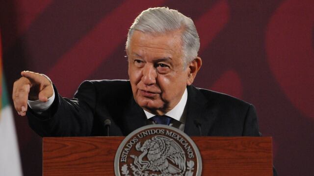AMLO critica honestidad de vigilantes de Plaza Antara