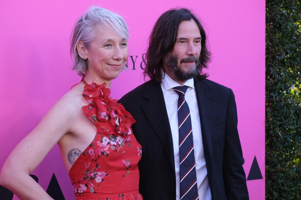Keanu Reeves, Alexandra Grant su beso que protagonizó la gala MOCA