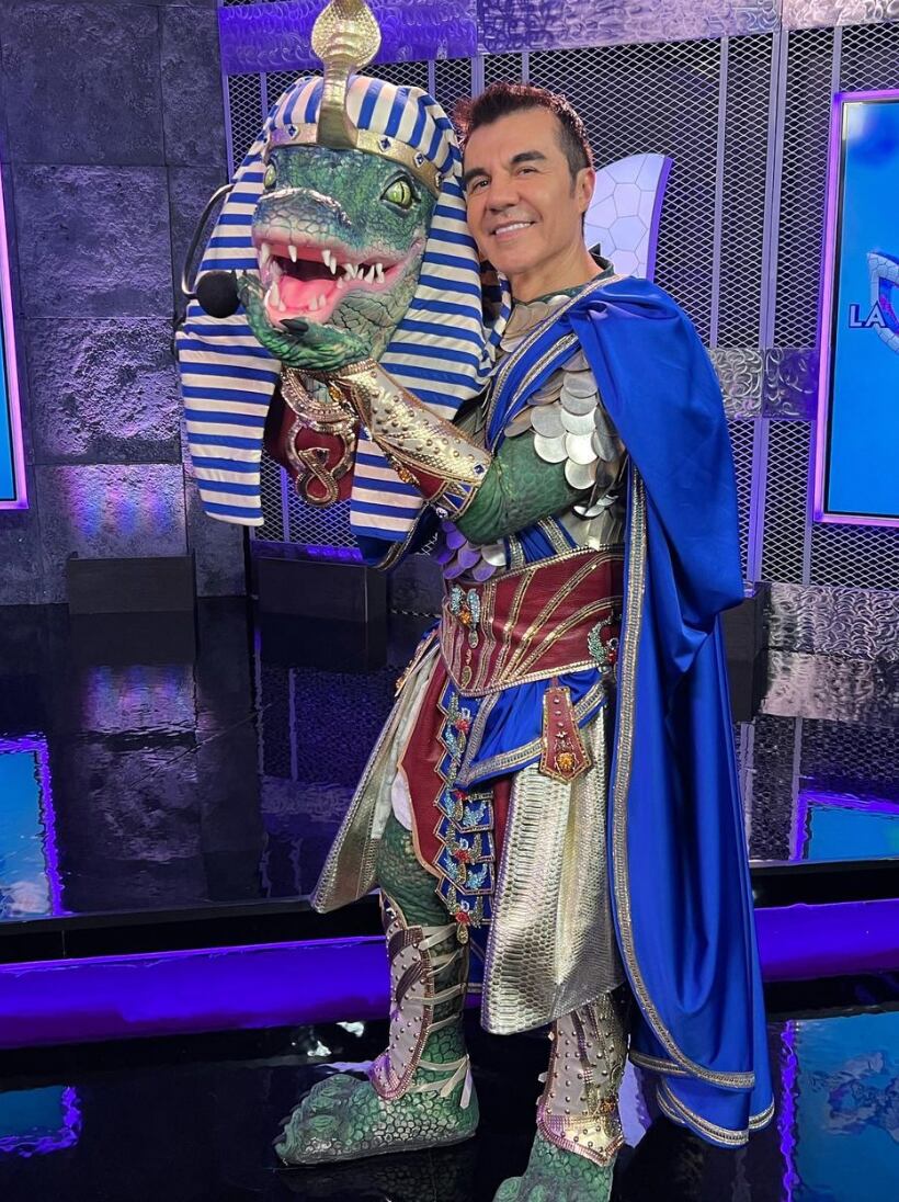 Adrián Uribe como Rey Egipcio, ¿Quién es la Máscara? 2022