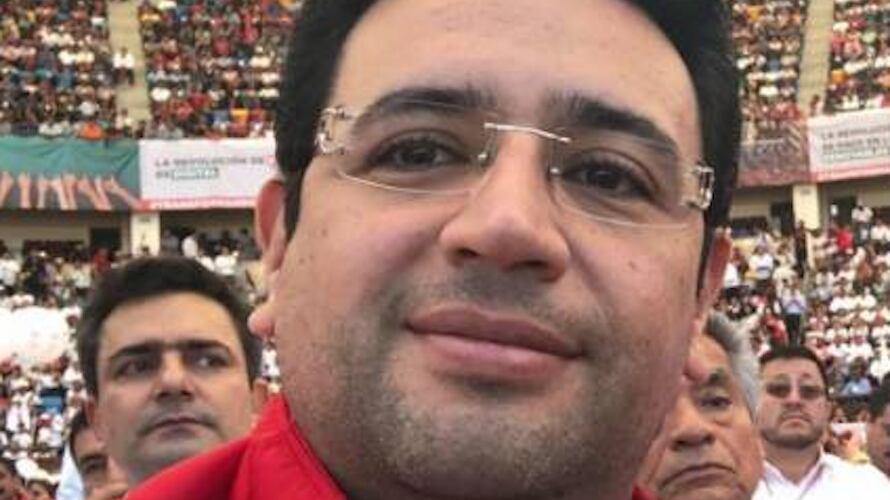 Grupo Plural y Noé Castañón rechazan la escena de Sasil de León durante la entrega de la medalla Belisario Domínguez a Elena Poniatowska