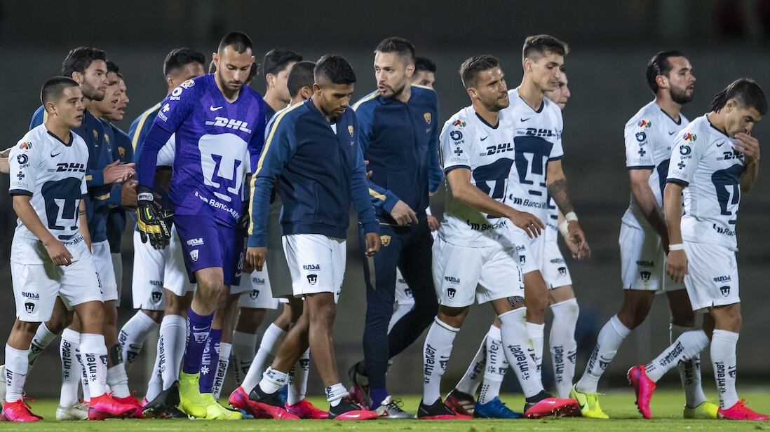 Pumas es eliminado de Copa MX por Santos; de nuevo el arbitraje fue factor