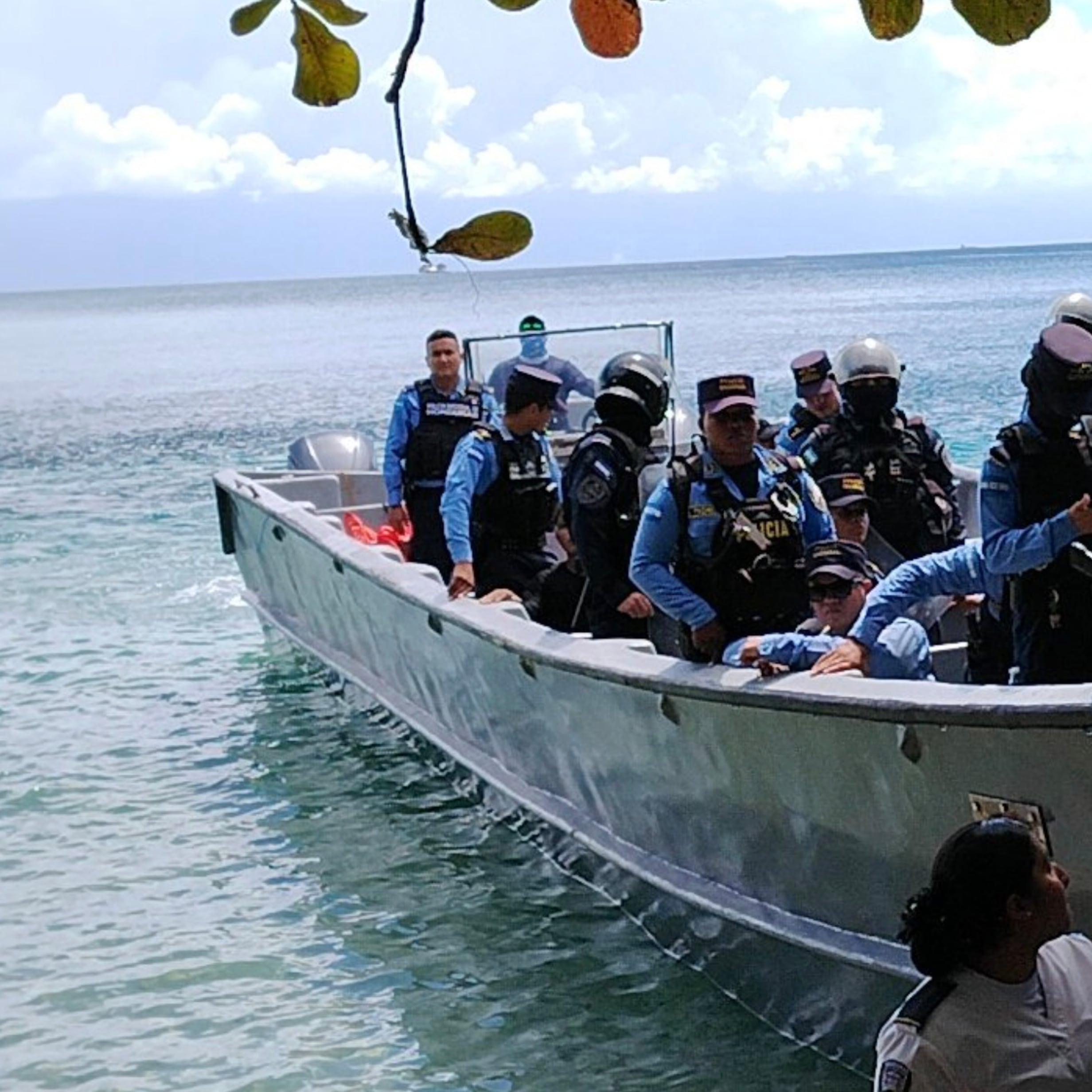 Pescadores de Honduras protestan contra grabación de reality vinculado a TV Azteca