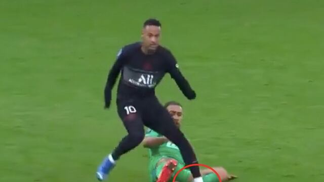 Neymar sufrió una terrible lesión en el tobillo