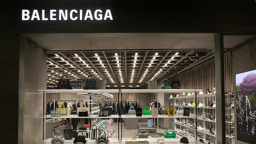 ¿Balenciaga hace apología de la pederastia? Polémica campaña despierta sospechas