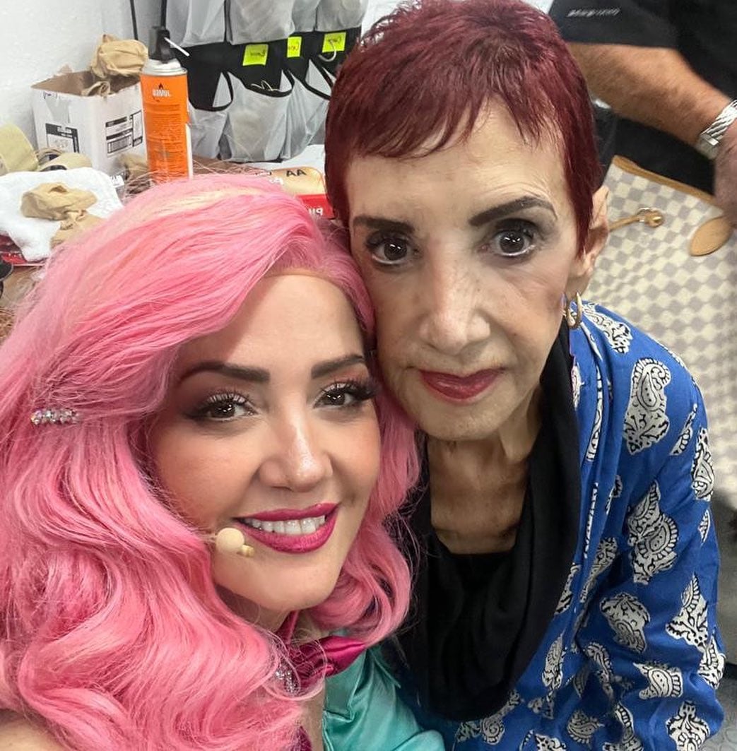 Andrea Legarreta e Isabel Martínez; madre e hija