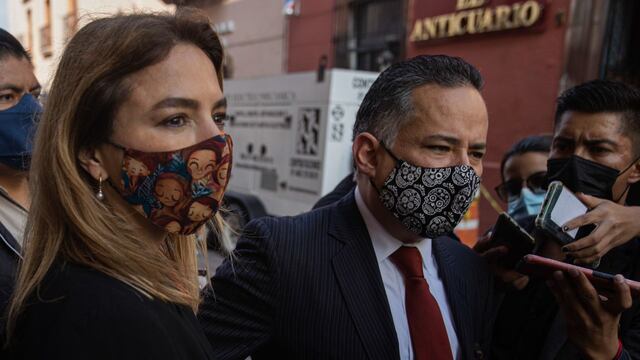 Santiago Nieto y Carla Humphrey