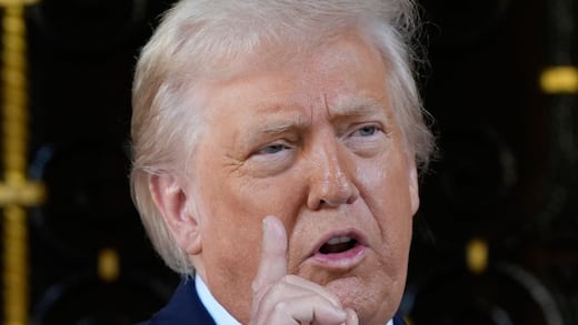 Trump afirma que Estados Unidos destruyó gran instalación en Venezuela en campaña antidrogas