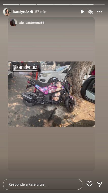 Karely Ruiz presume con una foto la moto que está decorada en su honor