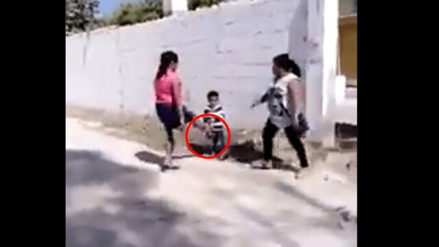 Pelea entre vecinas.