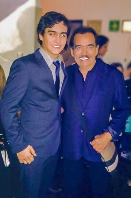 Además de cantar, el muchacho demostrará que tiene talento en la actuación. 