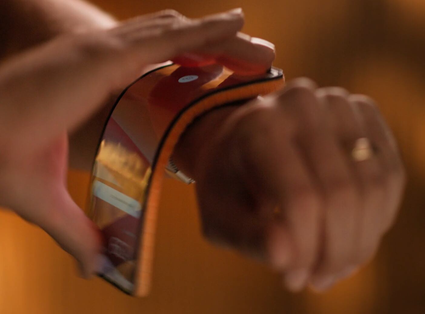 Smartphone de Motorola flexible que se convierte en smartwatch