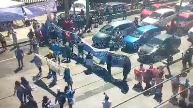 Bloqueo en Avenida Universidad por ambos sentidos