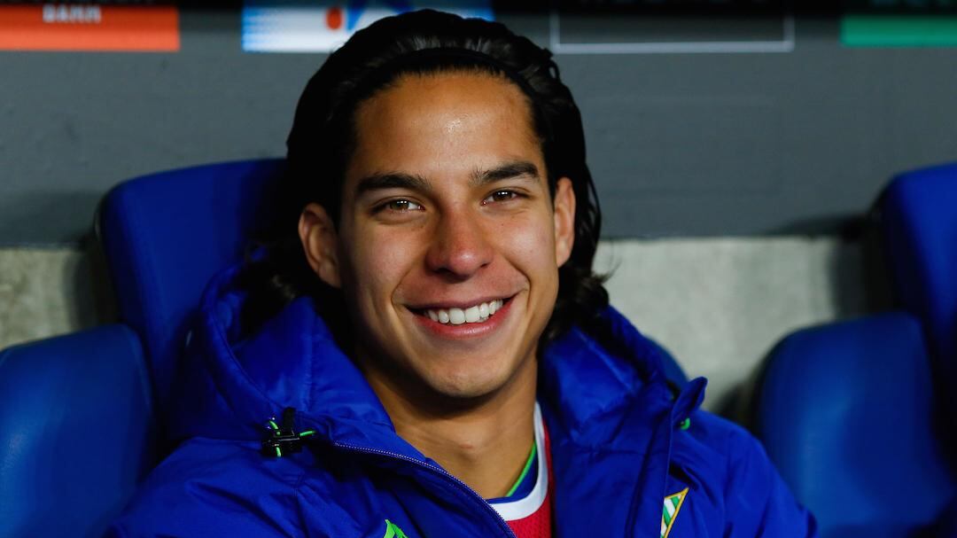 Diego Lainez es reventado por fans del Real Betis tras título; que se quede en México, piden