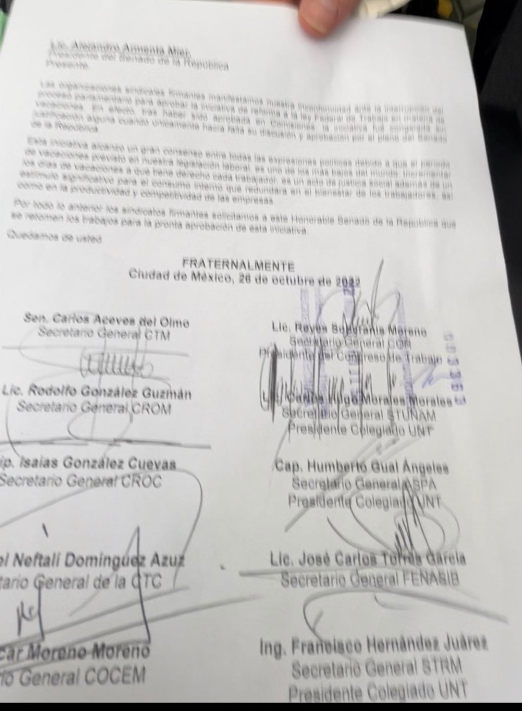 Sindicatos piden aprobación de nueva ley de vacaciones en México