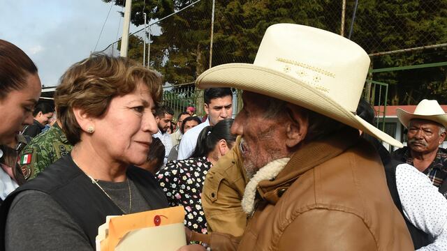 Delfina Gómez da seguimiento a comunidad de Texcapilla
